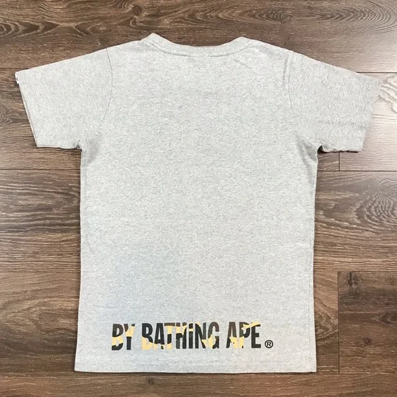 Bape Women’s A Bathing Ape Gray Camouflage Gorilla Graphic T-Shirt Size Small - Picture 4 of 10